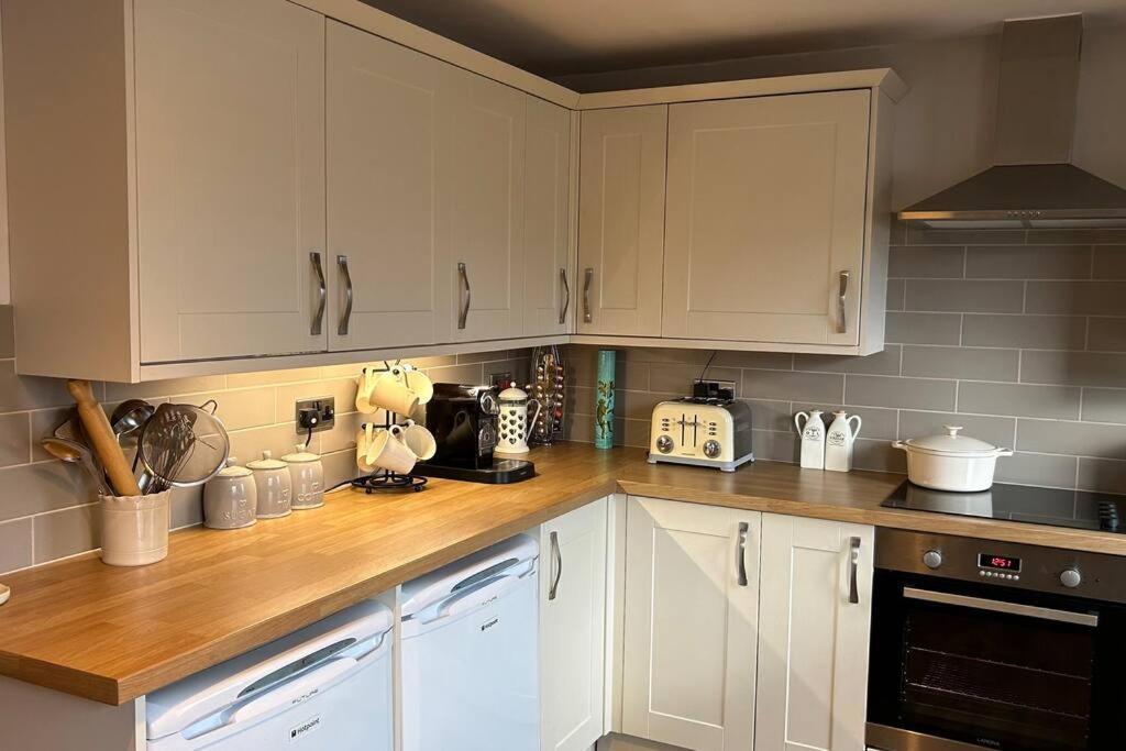 Cosy 2 Bed, Home From Home Haddenham  Εξωτερικό φωτογραφία