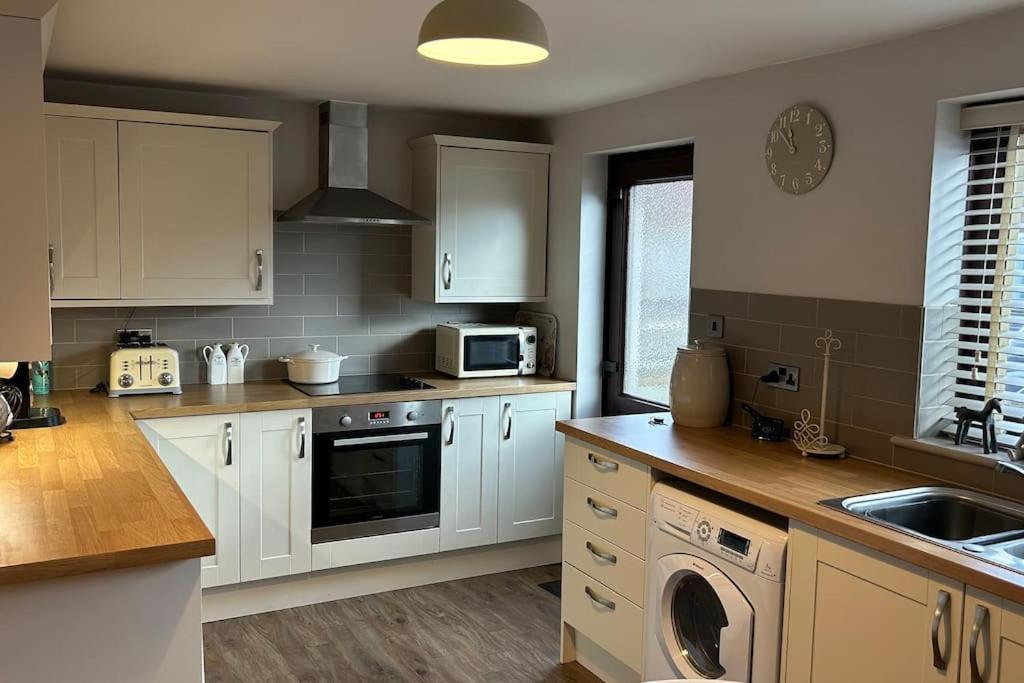 Cosy 2 Bed, Home From Home Haddenham  Εξωτερικό φωτογραφία