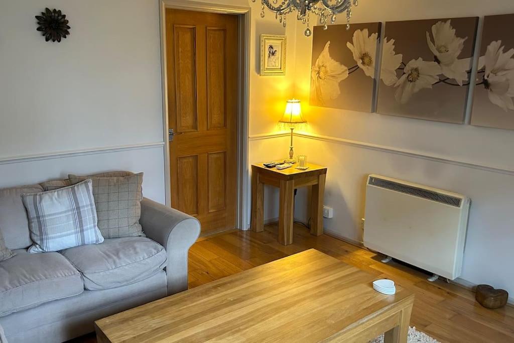 Cosy 2 Bed, Home From Home Haddenham  Εξωτερικό φωτογραφία