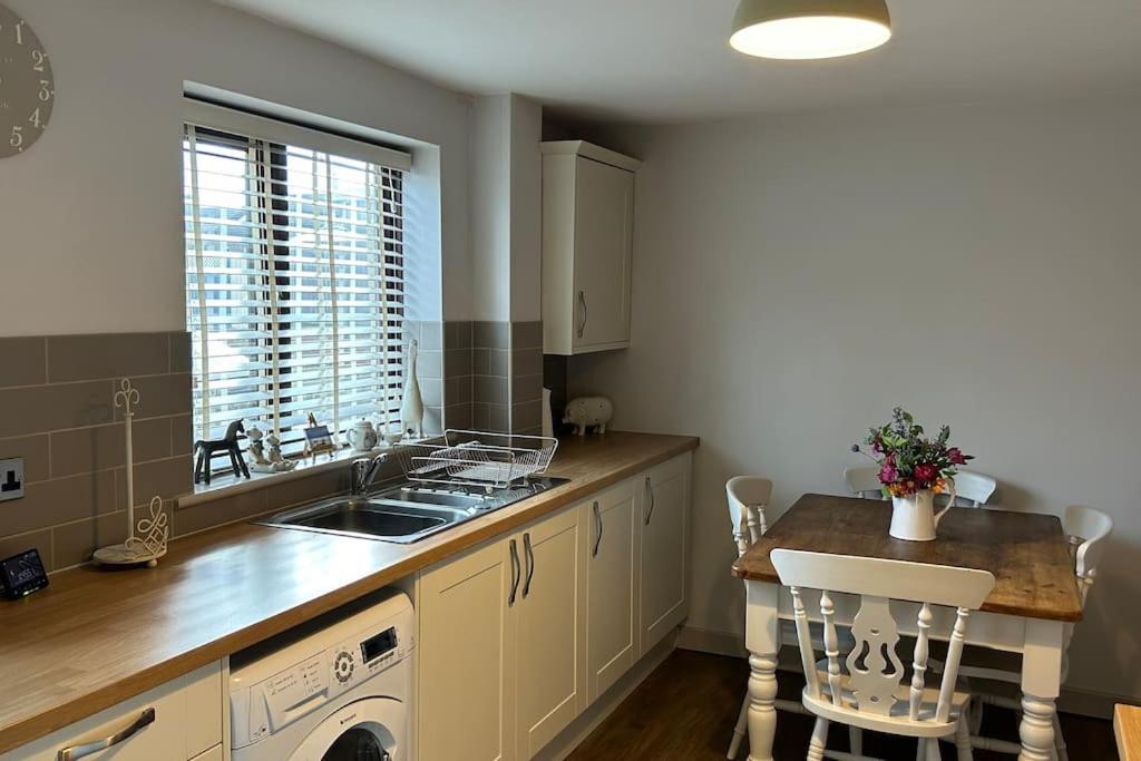 Cosy 2 Bed, Home From Home Haddenham  Εξωτερικό φωτογραφία
